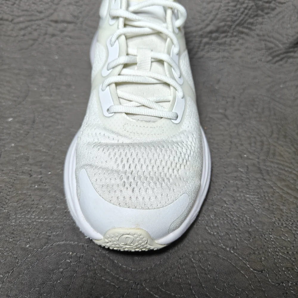 Lululemon Blissfeel Women's Athletic Running Sneaker Triple White Shoes Size 7.5 - Picture 5 of 10